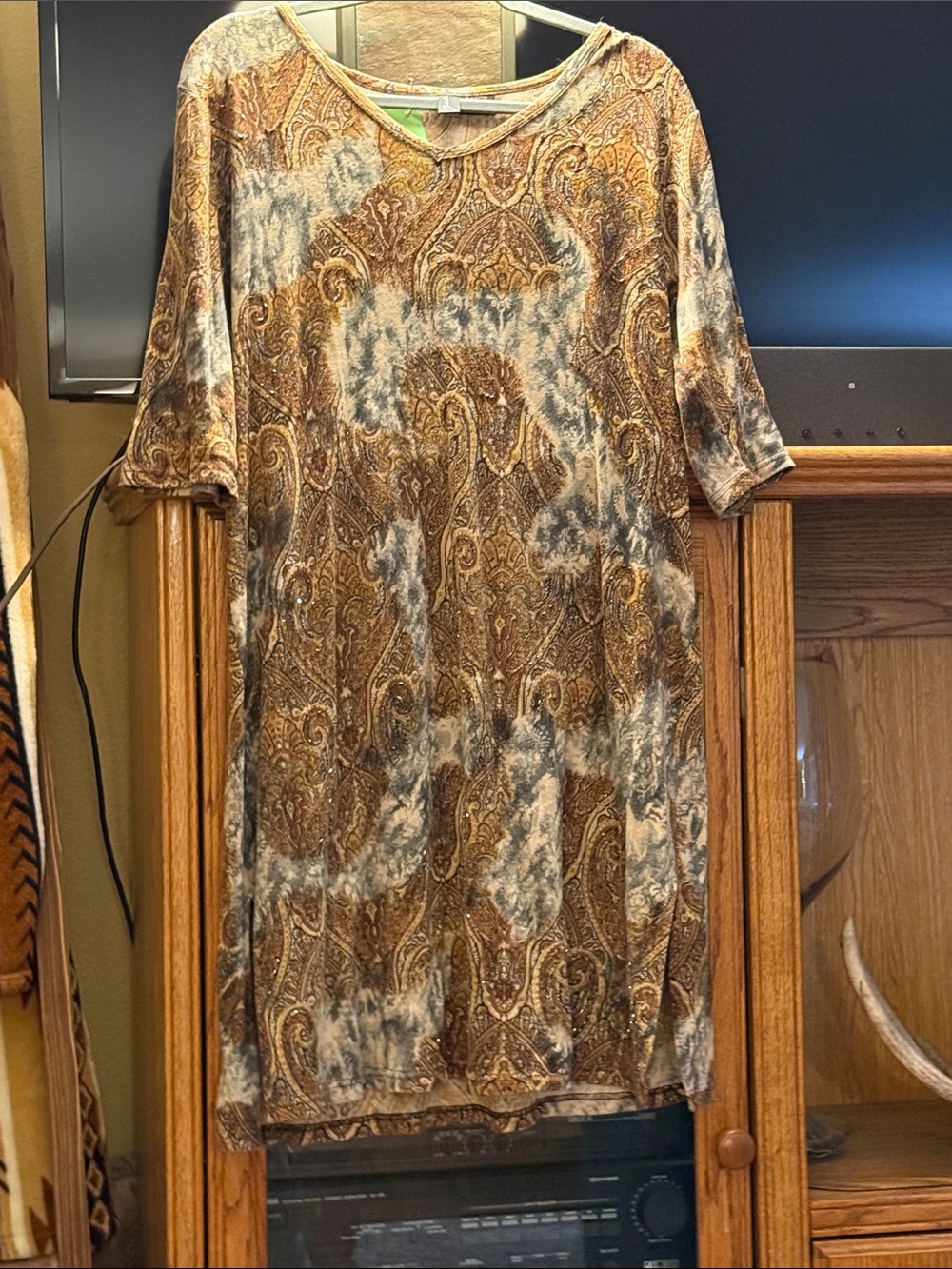 Women's Midi Paisley V-Neck Dress in Brown and Gray
